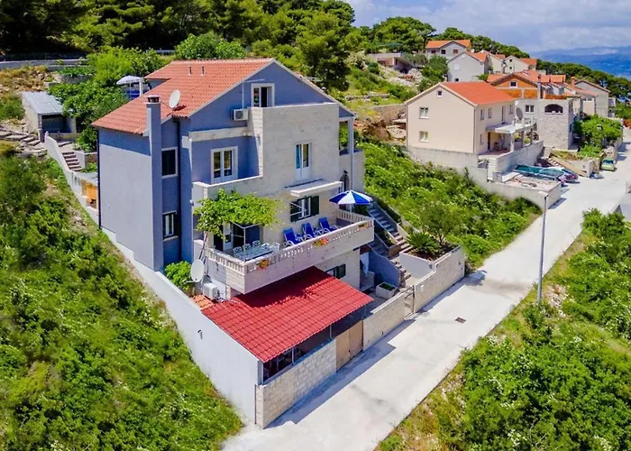 Σπίτι διακοπών Comfortable With Terrace *
