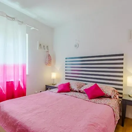 Comfortable With Terrace Ferienhaus *