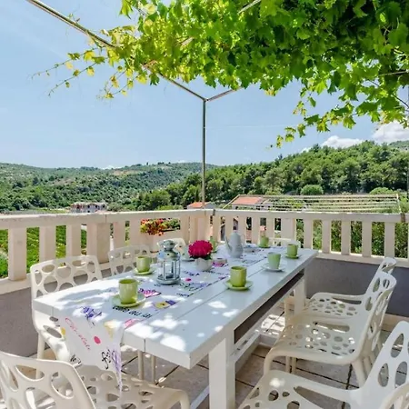 Comfortable With Terrace * Postira