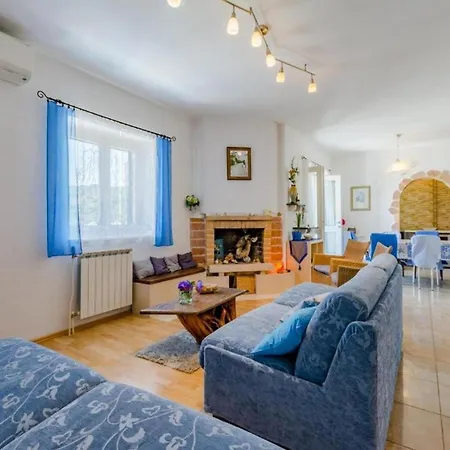 Vikendica Comfortable With Terrace Postira