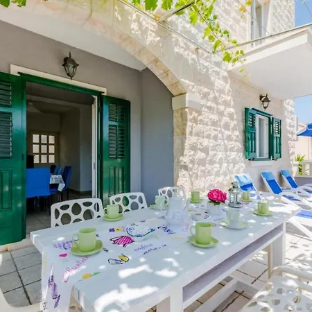 Comfortable With Terrace *