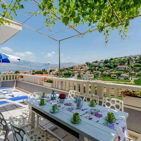 Comfortable With Terrace Vikendica Postira