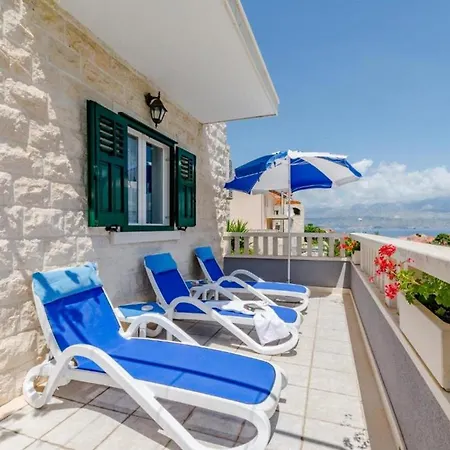 Comfortable With Terrace * Postira